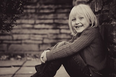 portrait of girl at Glenview Mansion in Rockville, MD