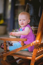 Toddler and family at the Annapolis State House in Maryland