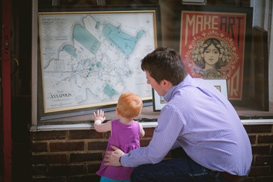 Toddler and family at the Annapolis State House in Maryland