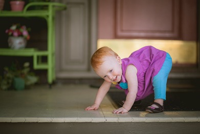 Toddler and family at the Annapolis State House in Maryland