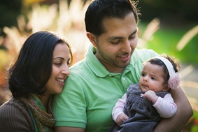 Adorable family at McCrillis Gardens in Maryland