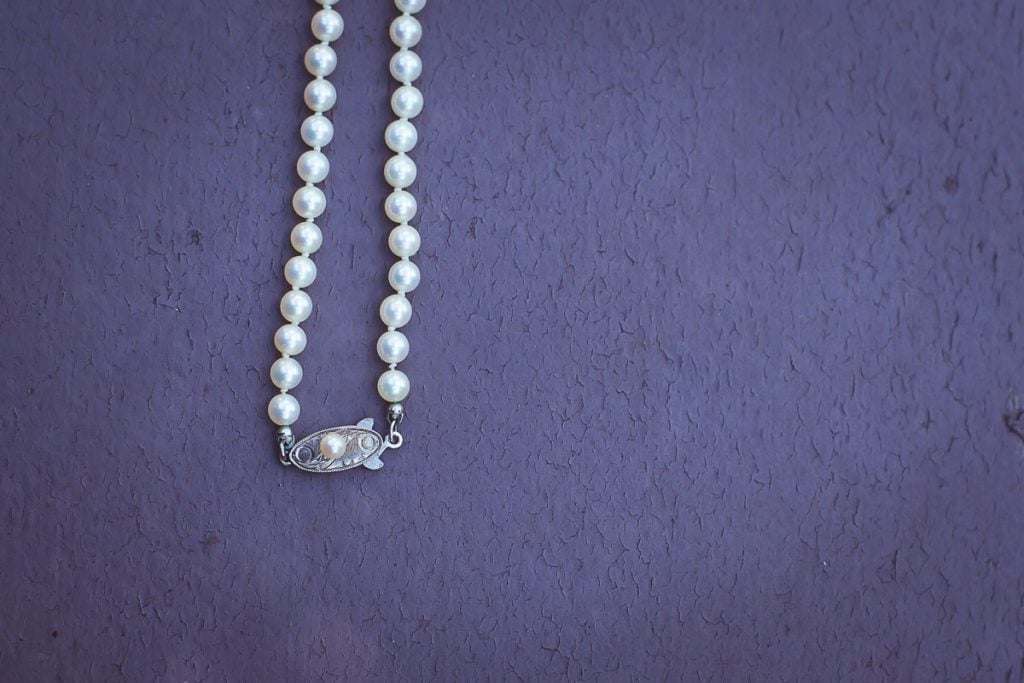 wedding-pearls-on-blue