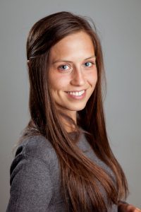 employee-portrait-in-office