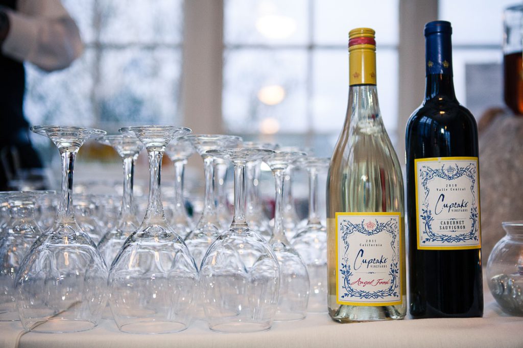 wine-bottles-and-glasses-at-wedding