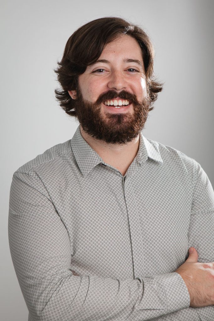 natural-headshot-in-studio-linkedin