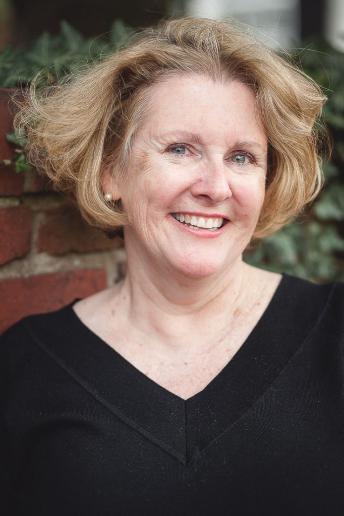 woman-headshot-linkedin