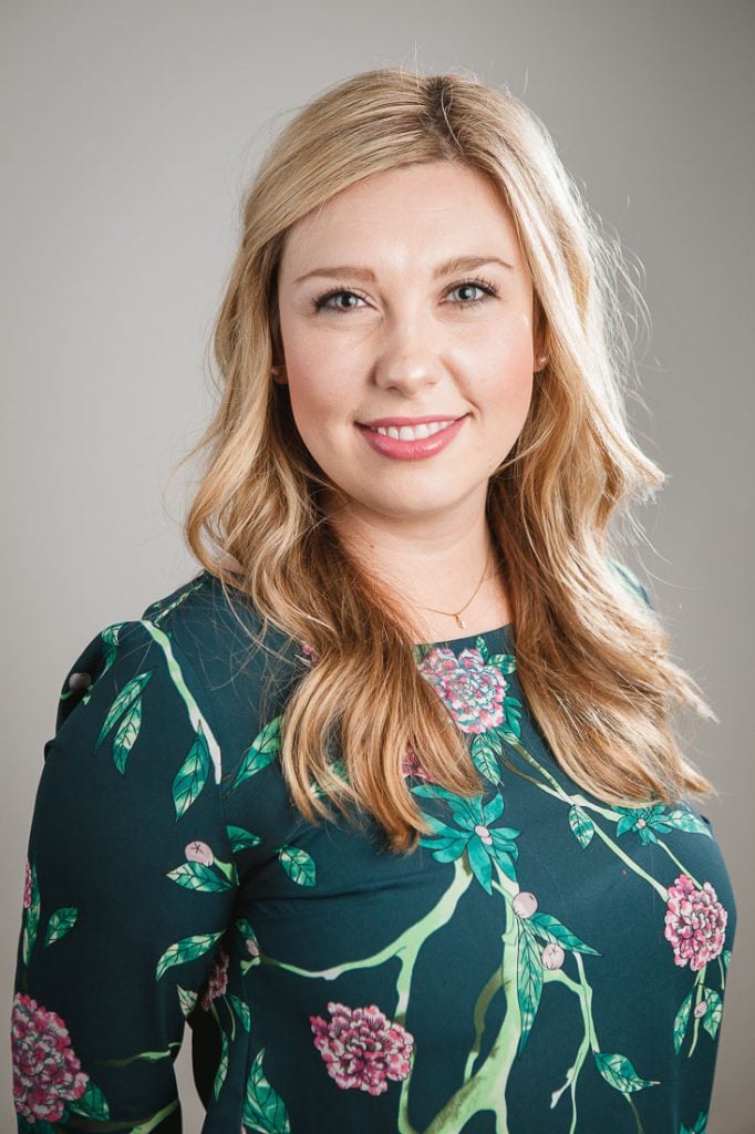 corporate-headshot-woman