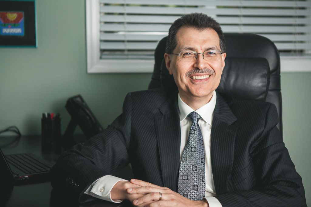 doctors-headshot-in-office