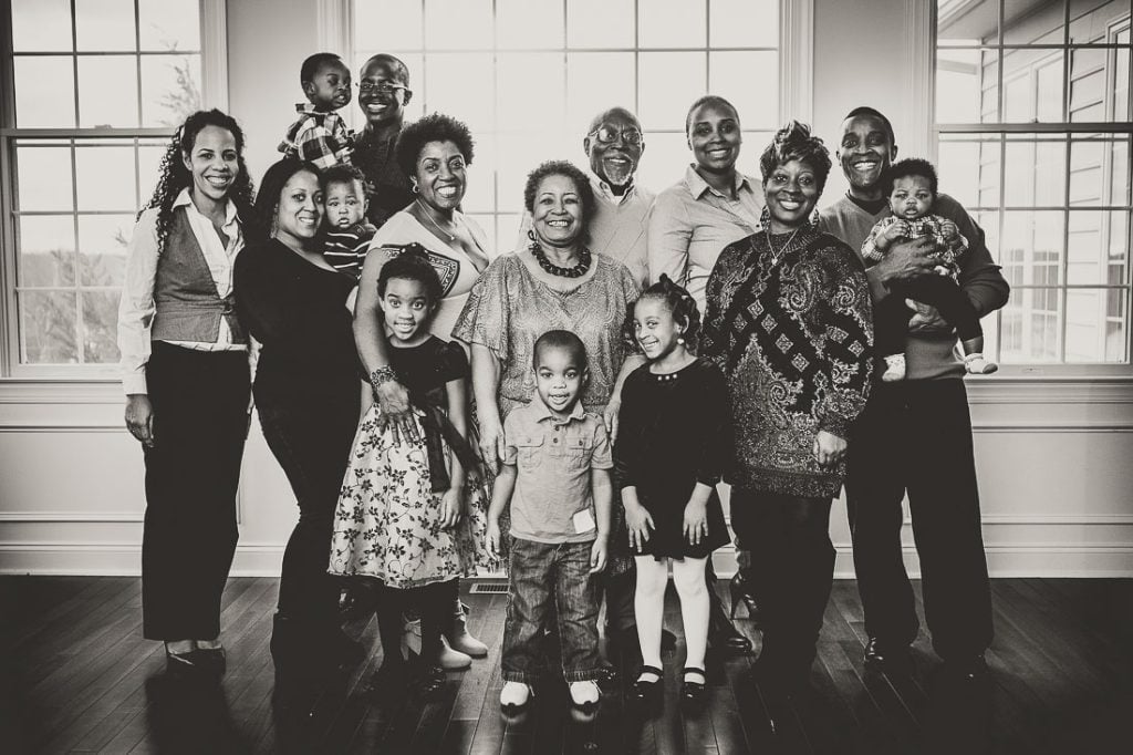 family-reunion-portrait-at-home
