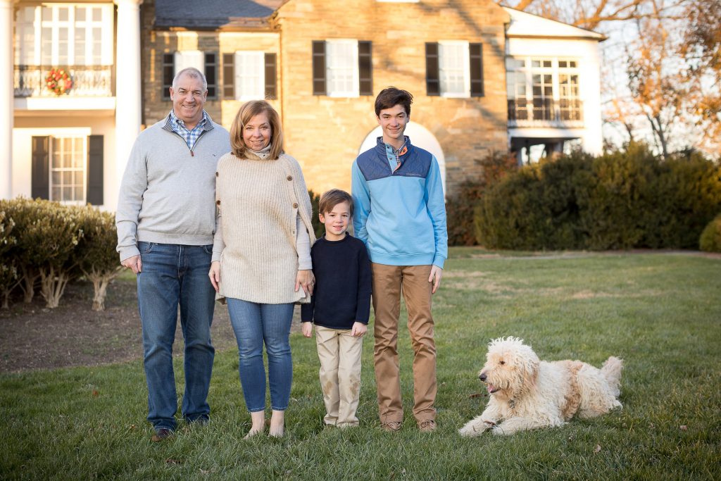 Felipe Returns to the Glenview Mansion for a Catch Up Session With This Beautiful Family 23